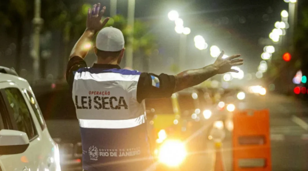 Lei Seca Mais De S O Flagrados Alcoolizados Em Friburgo R Dio