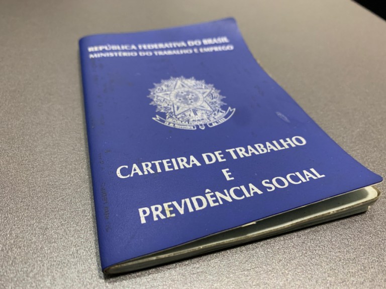 Nova Friburgo soma centenas de vagas de emprego nesta semana