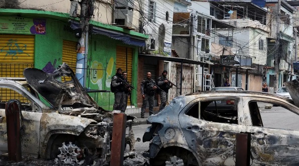 Violência no Rio alerta polícia de Nova Friburgo, suspende ônibus e adia eventos