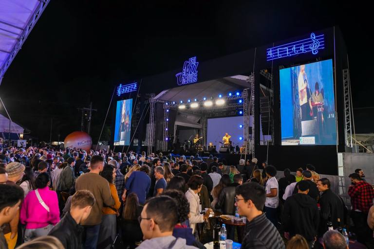 Fri Jazz & Blues reúne milhares e lota rede hoteleira em Nova Friburgo