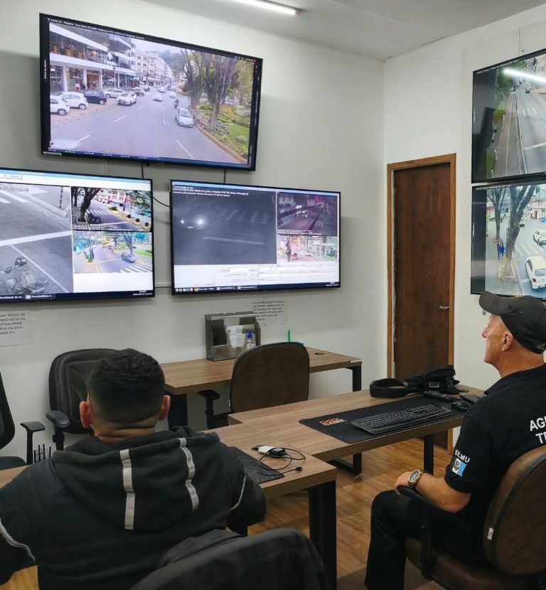 Nova Friburgo muda parque semafórico, e avalia alterações por 30 dias