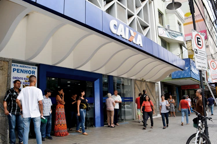 Bancários da Caixa aprovam greve a partir desta quinta-feira (10)