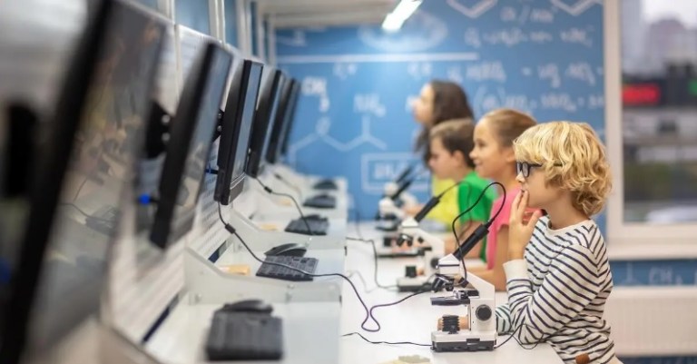 Rio é o segundo estado do Sudeste com mais escolas conectadas