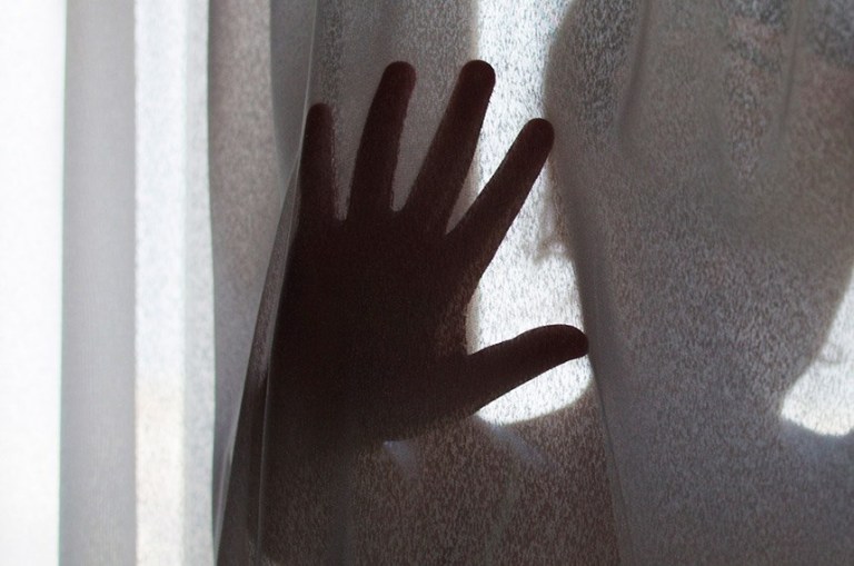 Mais de 3,4 mil mulheres sofreram violência psicológica online no Rio