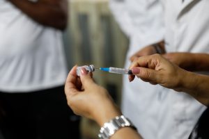 Novo lote de vacinas contra a Covid-19 é entregue aos estados