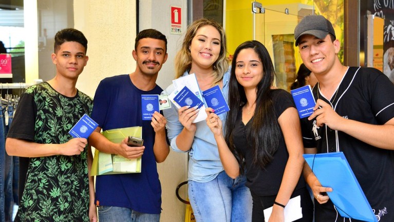 Nova Friburgo acumula vagas de estágio e jovem aprendiz