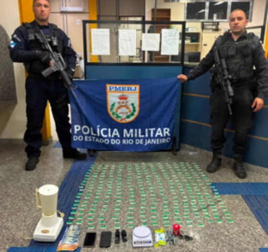 PM prende três pessoas por tráfico de drogas em Nova Friburgo