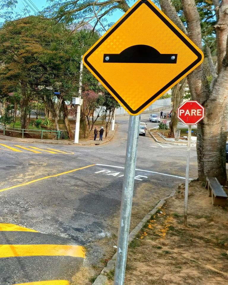 Vale dos Pinheiros ganha novas sinalizações e configuração em trecho