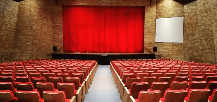 Fazedores de cultura de Nova Friburgo poderão se apresentar no Teatro Municipal
