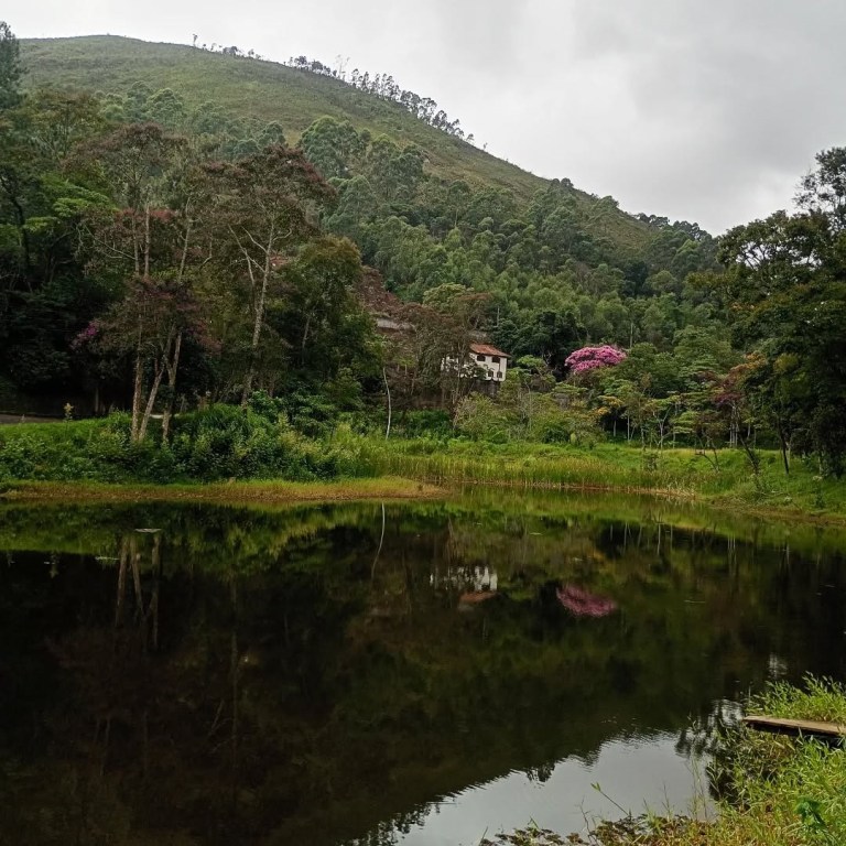 Prefeitura de entrega títulos de propriedade a 44 famílias na Granja Spinelli