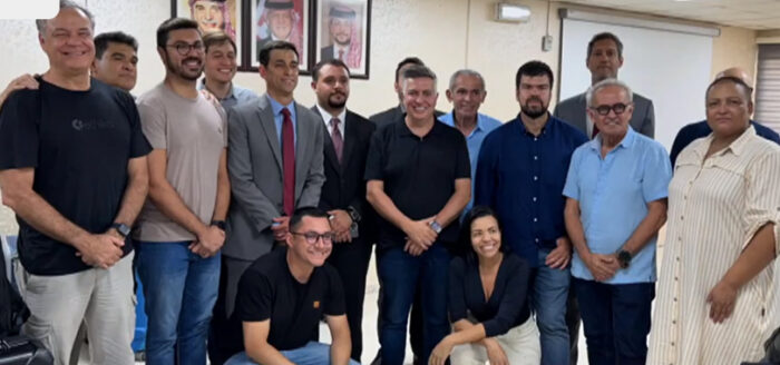 Johnny e demais prefeitos retornam: Governo Federal afirma que orientou contra a viagem