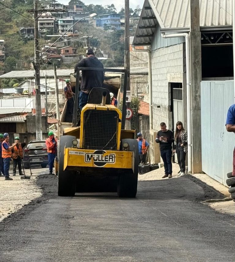 São Geraldo recebe serviços de recuperação asfáltica