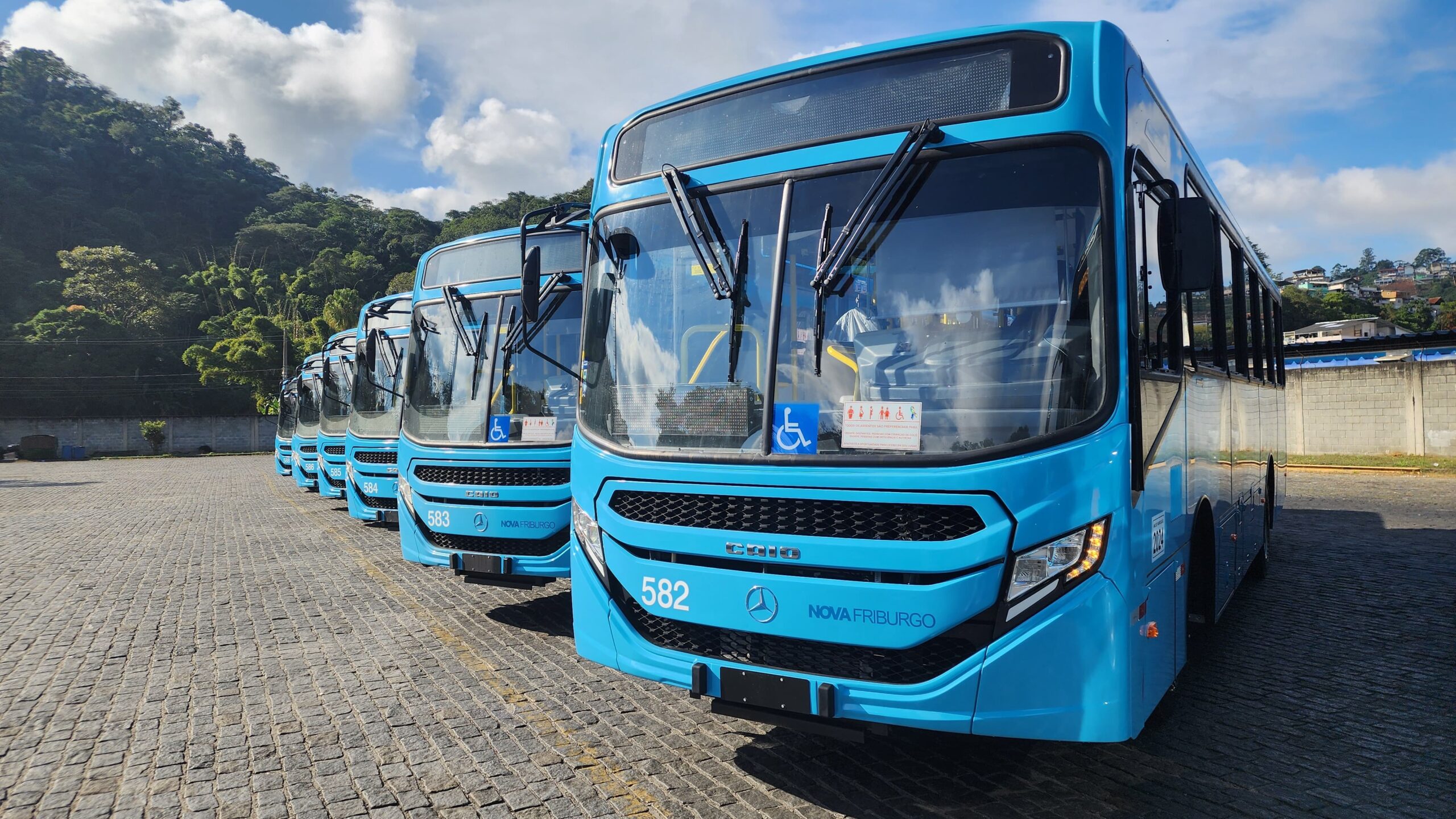 Em menos de uma semana, novos ônibus são alvos de vandalismo