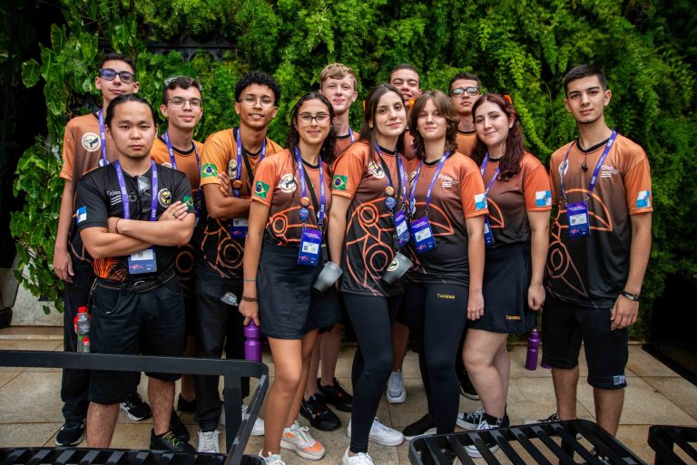 Alunos de Nova Friburgo participam de Torneio Nacional de Robótica