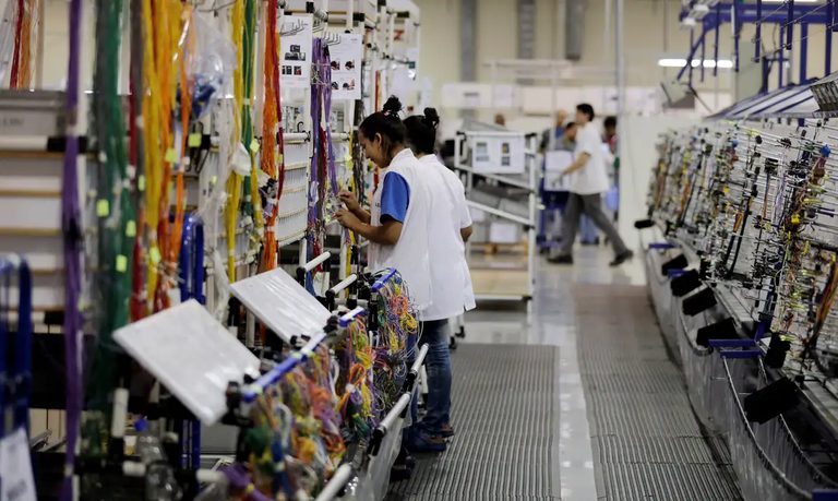 Após 5 meses, indústria brasileira cresce 1,2% em março