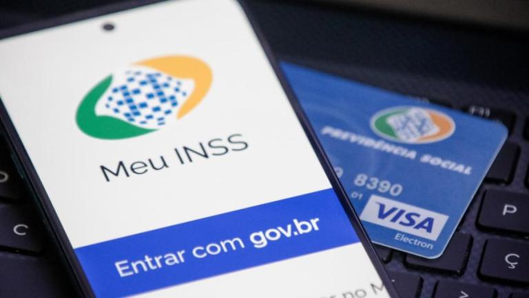 Décimo terceiro salário de aposentados e pensionistas pode ser antecipado