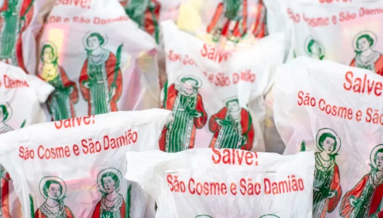 Dia de São Cosme e Damião movimenta comércio do RJ
