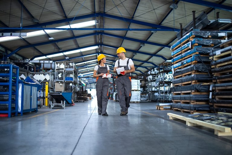 Produção industrial recua 0,2% em julho e acumula efeitos do juro alto
