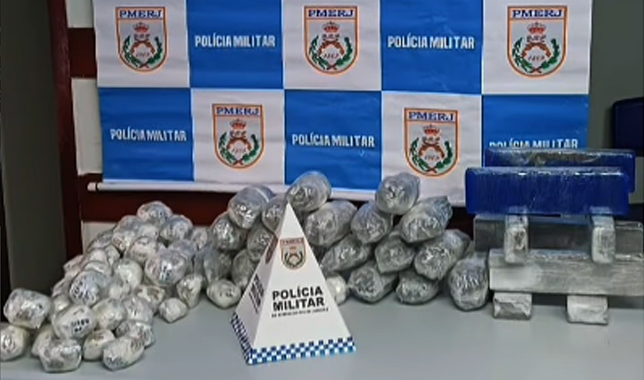 Mais de 18 kg de drogas, com destino a Nova Friburgo, são apreendidas na RJ-116