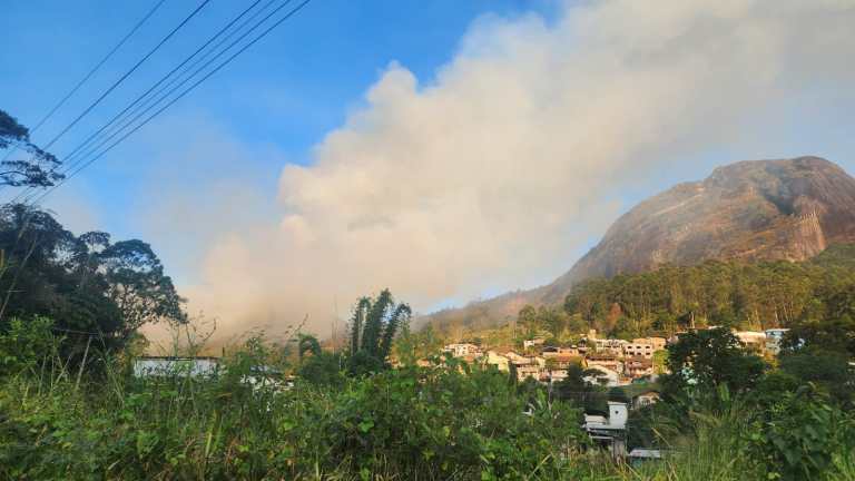 Incêndio consome grande área de mata no Córrego D’Antas