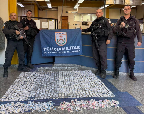 PM apreende R$ 49 mil em drogas no Alto de Olaria