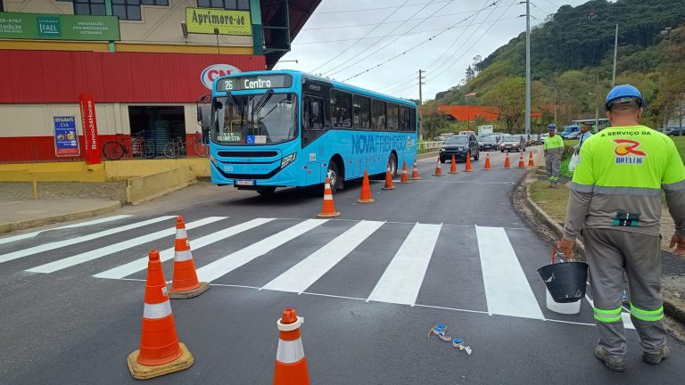 Pintura de sinalização horizontal acontece em Duas Pedras, nesta quarta