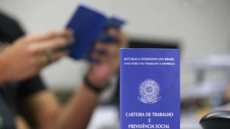 Nova Friburgo inicia a semana com 469 vagas de emprego no município