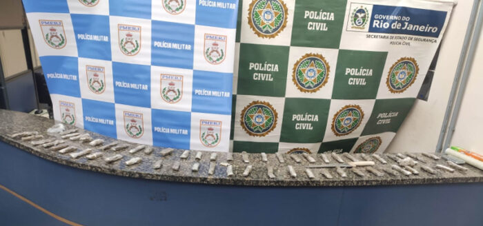 Quase 1kg de maconha é apreendida no Cônego