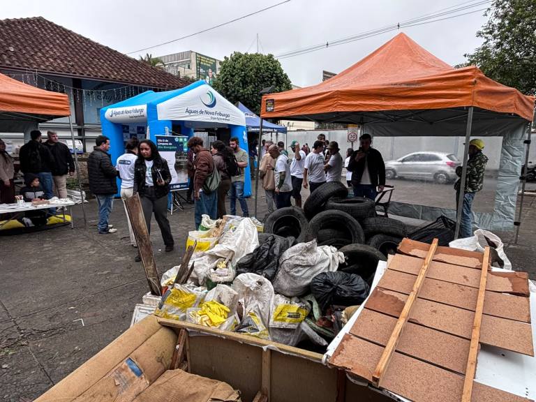 Águas de Nova Friburgo retira 742 Kg de resíduos do Rio Bengalas