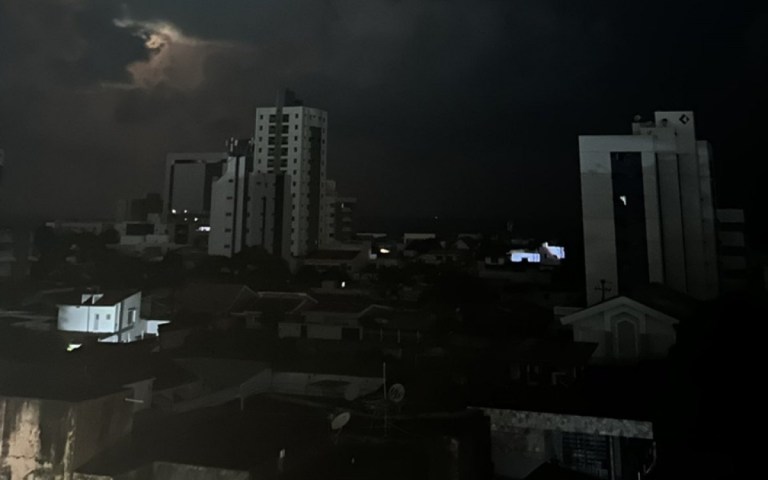 Mais de 720 mil pessoas ficam sem energia no estado do Rio