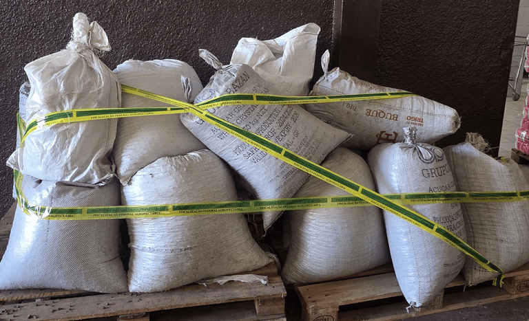 Procon-RJ apreende 6 toneladas de café impróprio para consumo na região