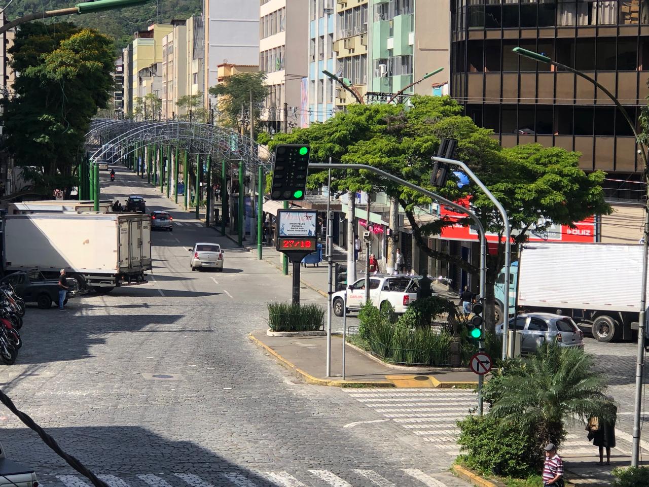 Lojas podem abrir nos feriados e estender horário antes da Black Friday